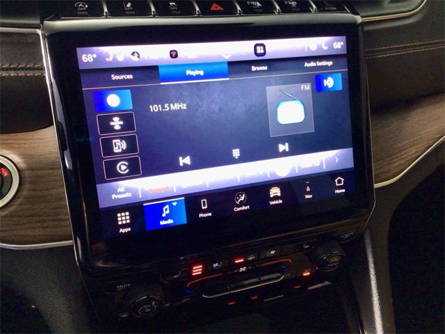 Used 2022 Jeep Grand Cherokee L Summit w/ Luxury Tech Group V image 20