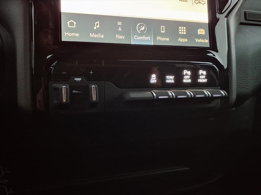 Used 2024 RAM 2500 Big Horn w/ Sport Appearance Package image 12