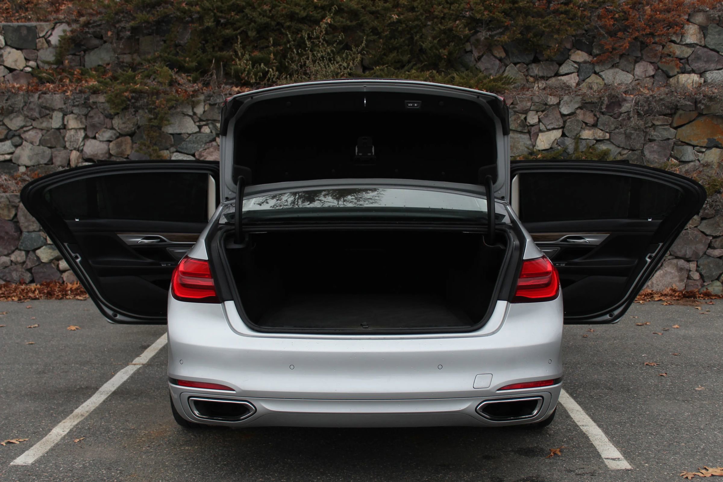 Used 2016 BMW 750i xDrive image 9