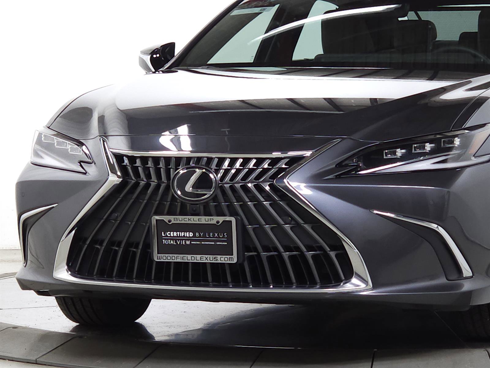 Used 2025 Lexus ES 300h Ultra Luxury image 4