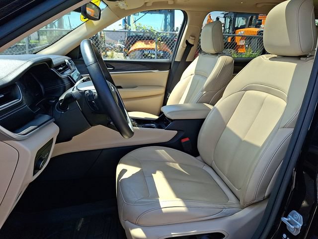 Used 2021 Jeep Grand Cherokee L Limited AWD/4WD image 13