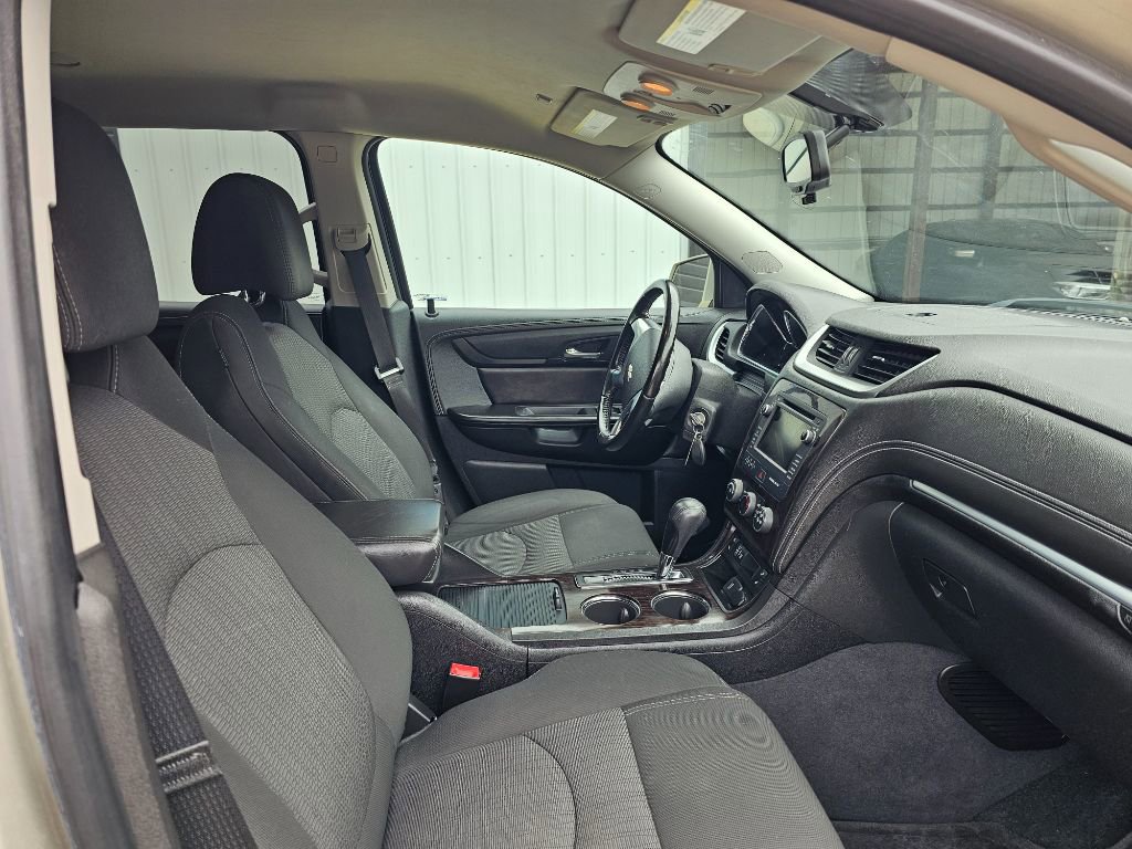 Used 2016 Chevrolet Traverse LT w/ Style and Technology Package image 22