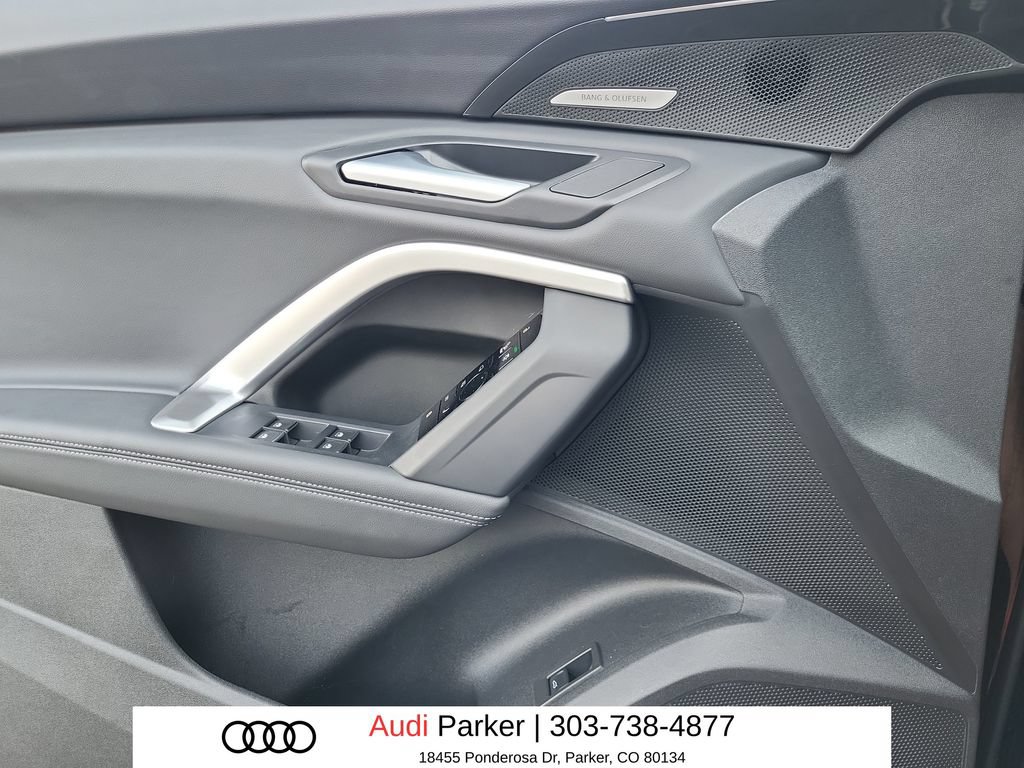 Used 2025 Audi Q5 Premium Plus w/ Premium Plus AWD/4WD image 6