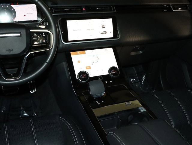 Used 2023 Land Rover Range Rover Velar R-Dynamic S image 17