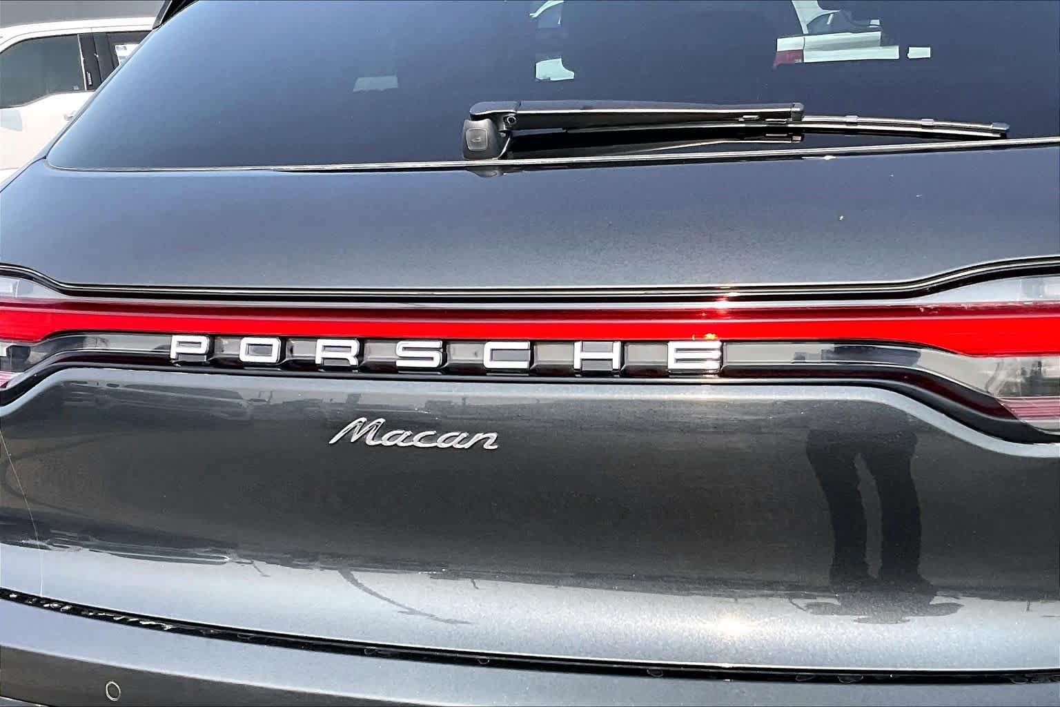Used 2024 Porsche Macan AWD/4WD image 27