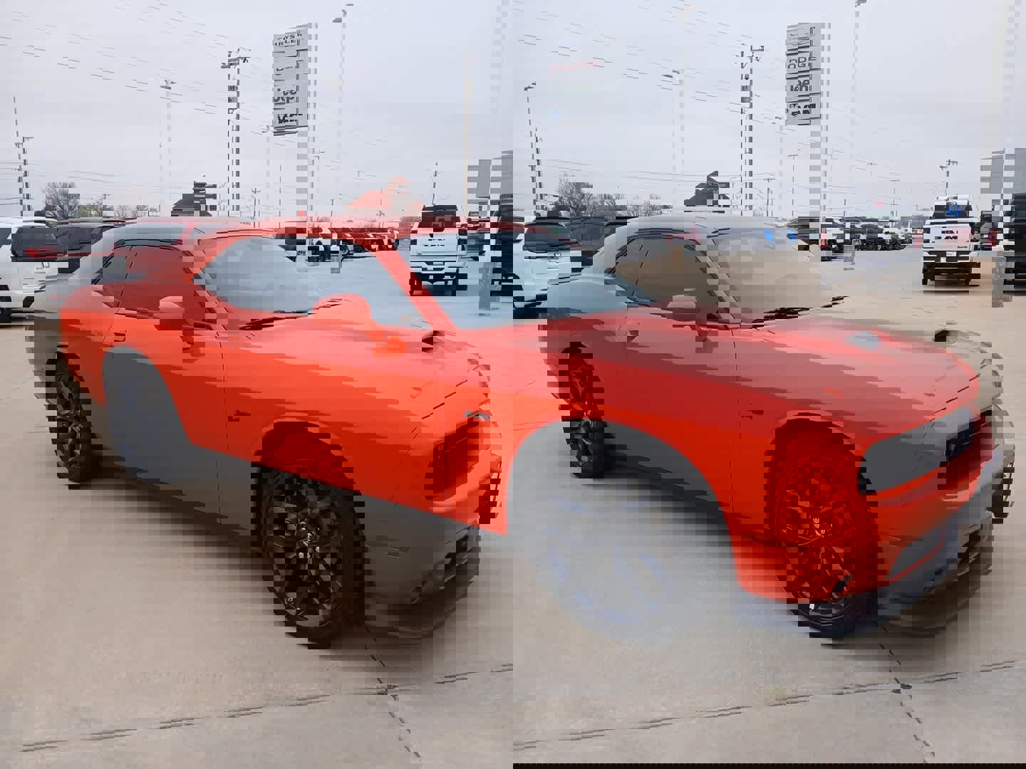 Used 2023 Dodge Challenger R/T w/ Plus Package image 8