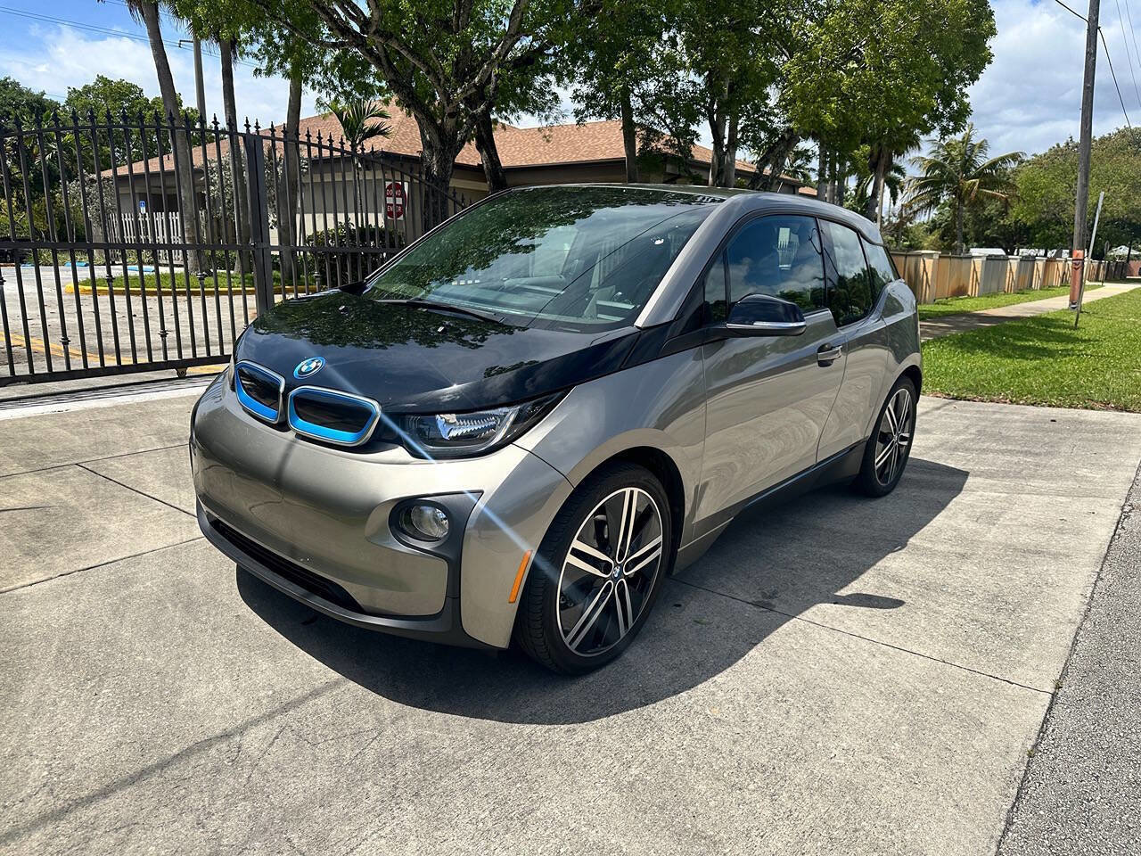 Used 2016 BMW i3 w/ Range Extender image 3