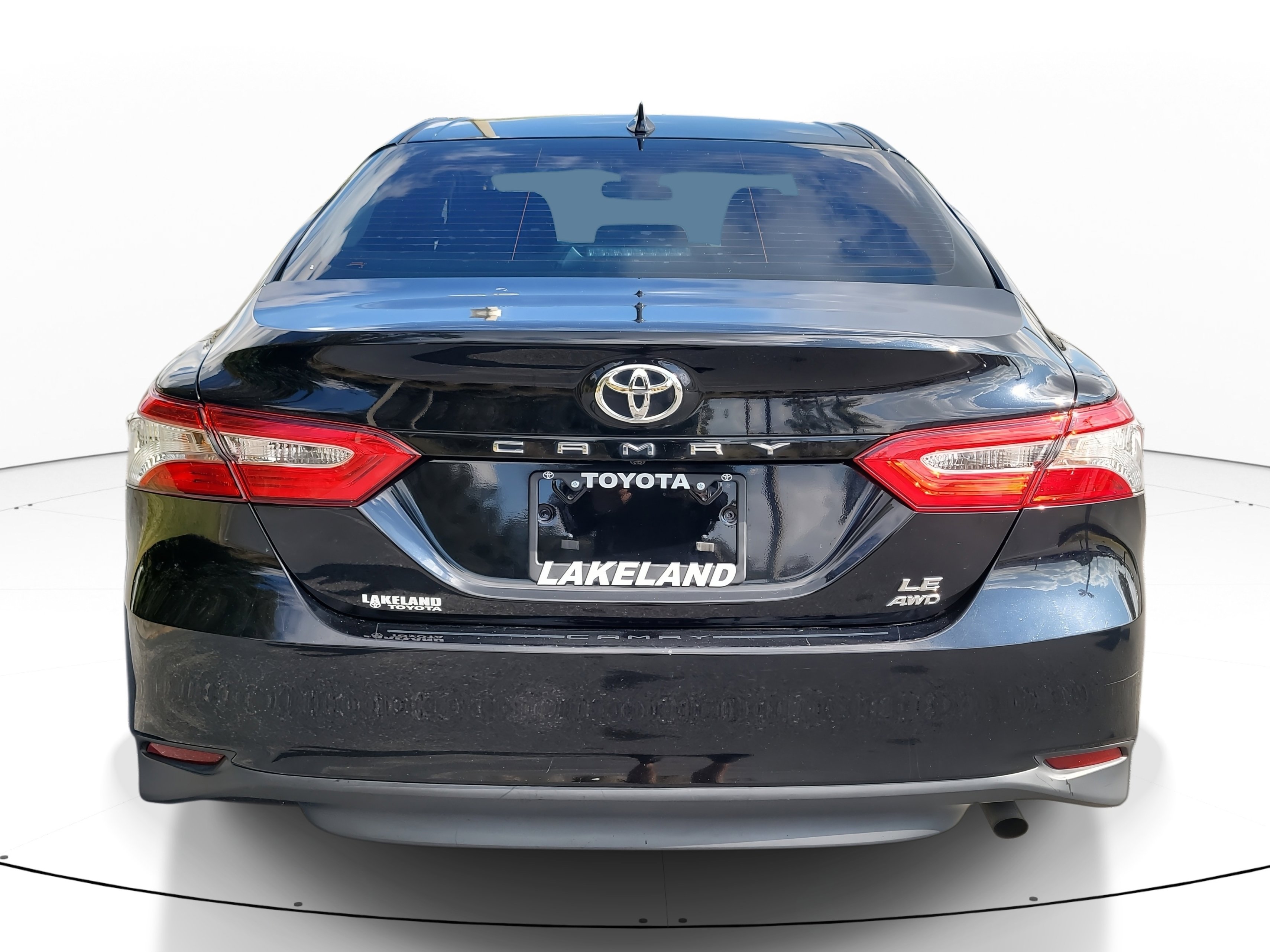 Used 2020 Toyota Camry LE image 6