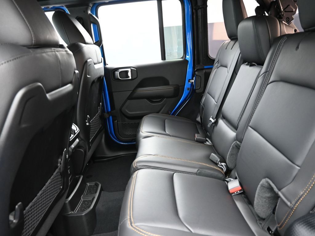 New 2025 Jeep Wrangler Unlimited Sahara AWD/4WD image 13