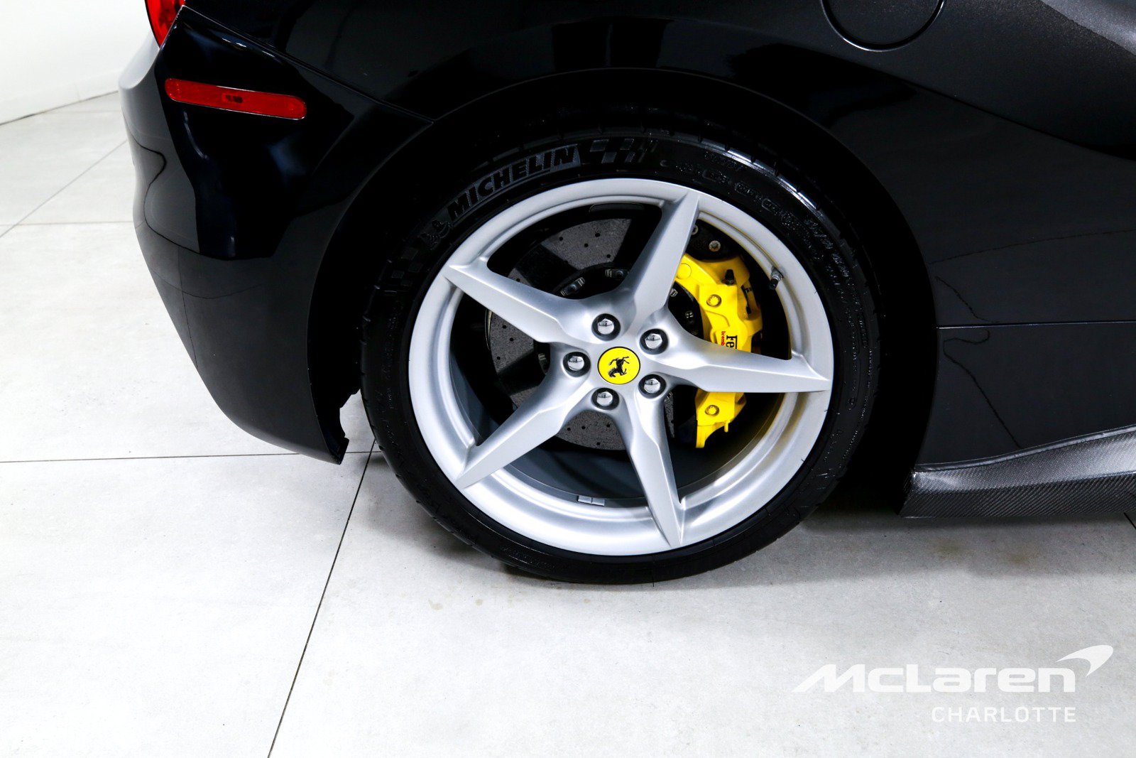 Used 2018 Ferrari 488 GTB RWD image 26