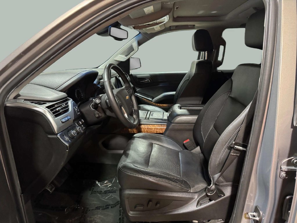 Used 2017 Chevrolet Suburban Premier AWD/4WD image 5
