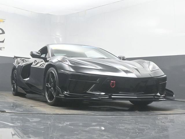 Used 2023 Chevrolet Corvette Stingray Preferred Cpe w/ Z51 Performance Package image 3