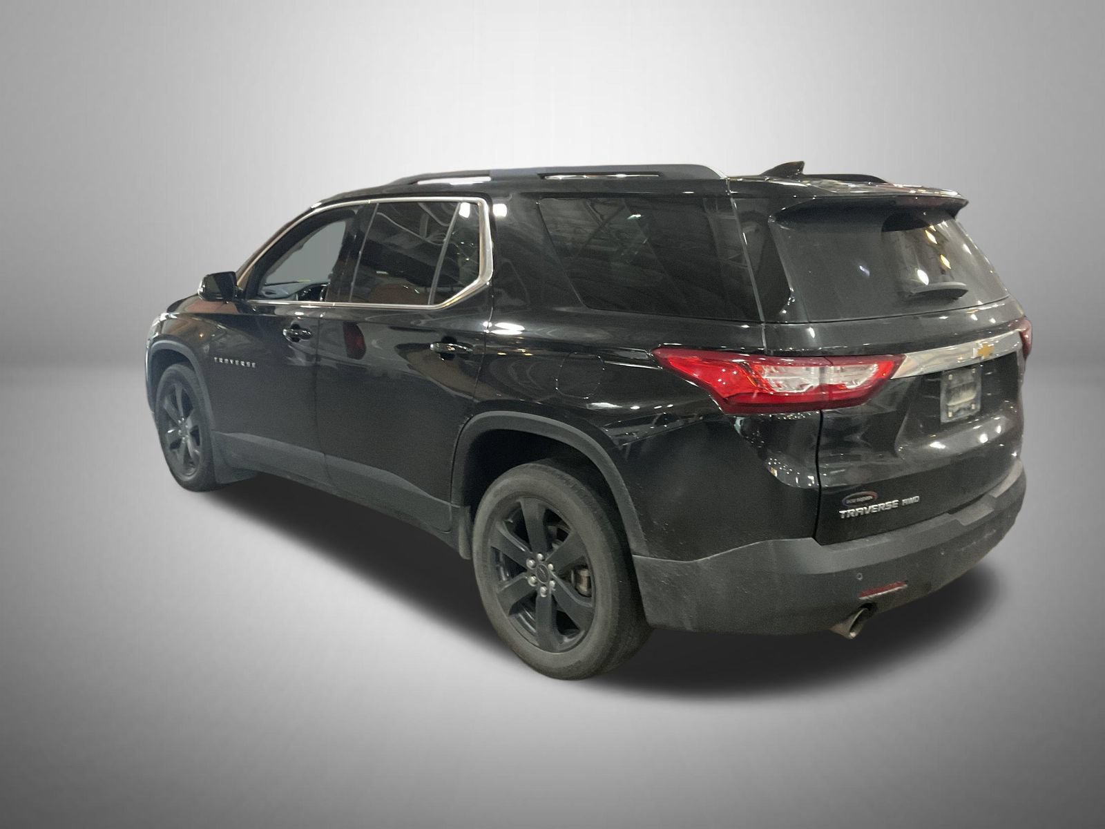 Used 2020 Chevrolet Traverse LT w/ LT Premium Package AWD/4WD image 2