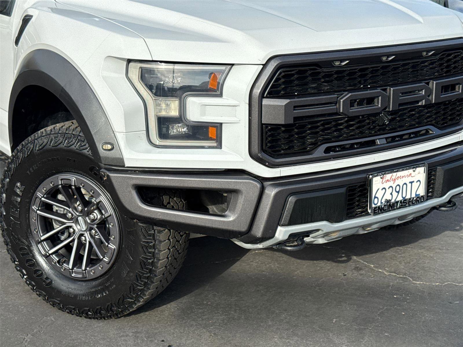 Used 2019 Ford F150 Raptor w/ Equipment Group 802A Luxury AWD/4WD image 2