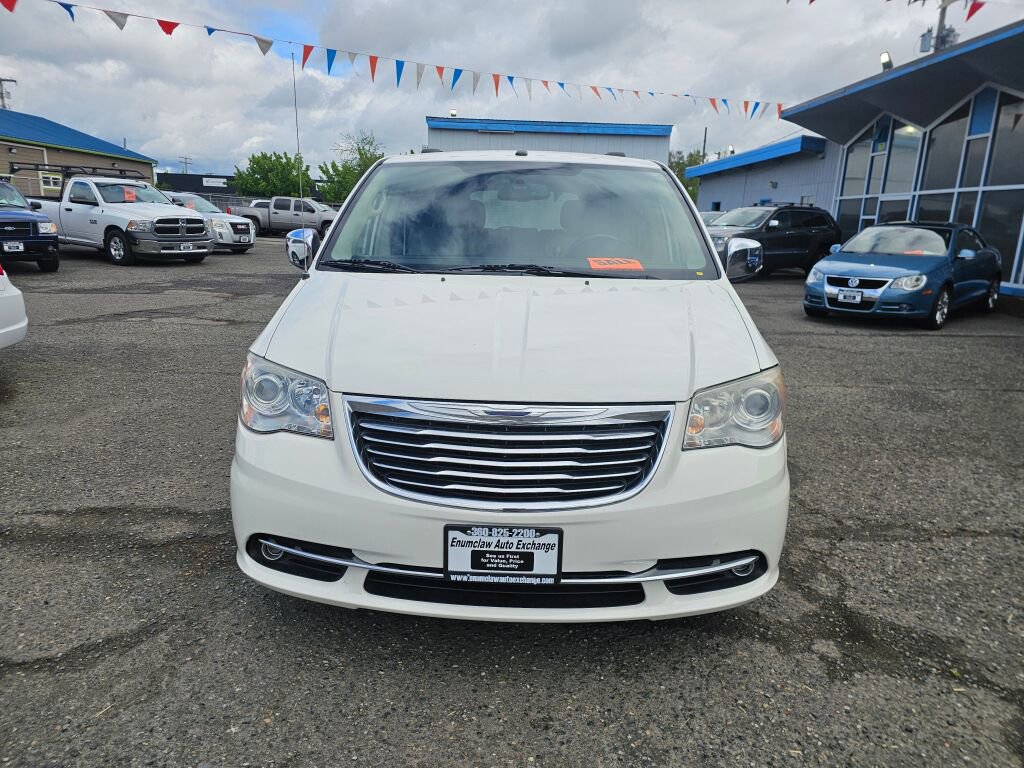 Used 2011 Chrysler Town & Country Limited FWD image 2