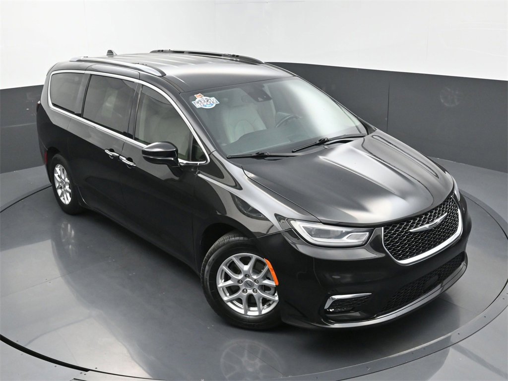 Used 2021 Chrysler Pacifica Touring-L image 34