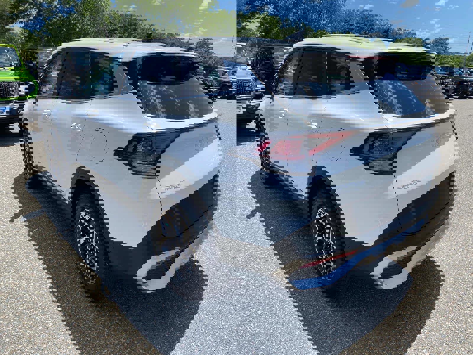 Used 2023 Kia Sportage LX image 6