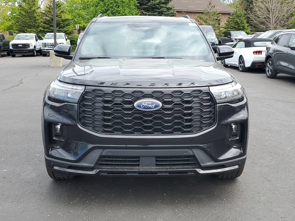 New 2026 Ford Explorer ST-Line w/ ST-Line Street Pack AWD/4WD video 2
