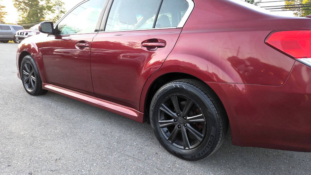 Used 2010 Subaru Legacy 2.5i Premium AWD/4WD image 10