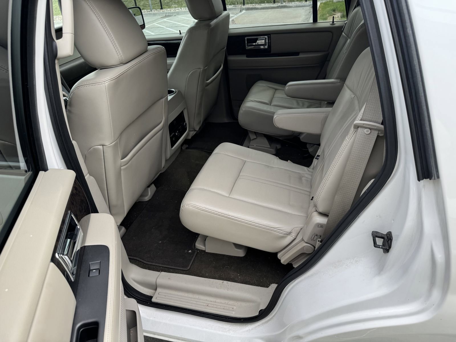 Used 2016 Lincoln Navigator Select image 6