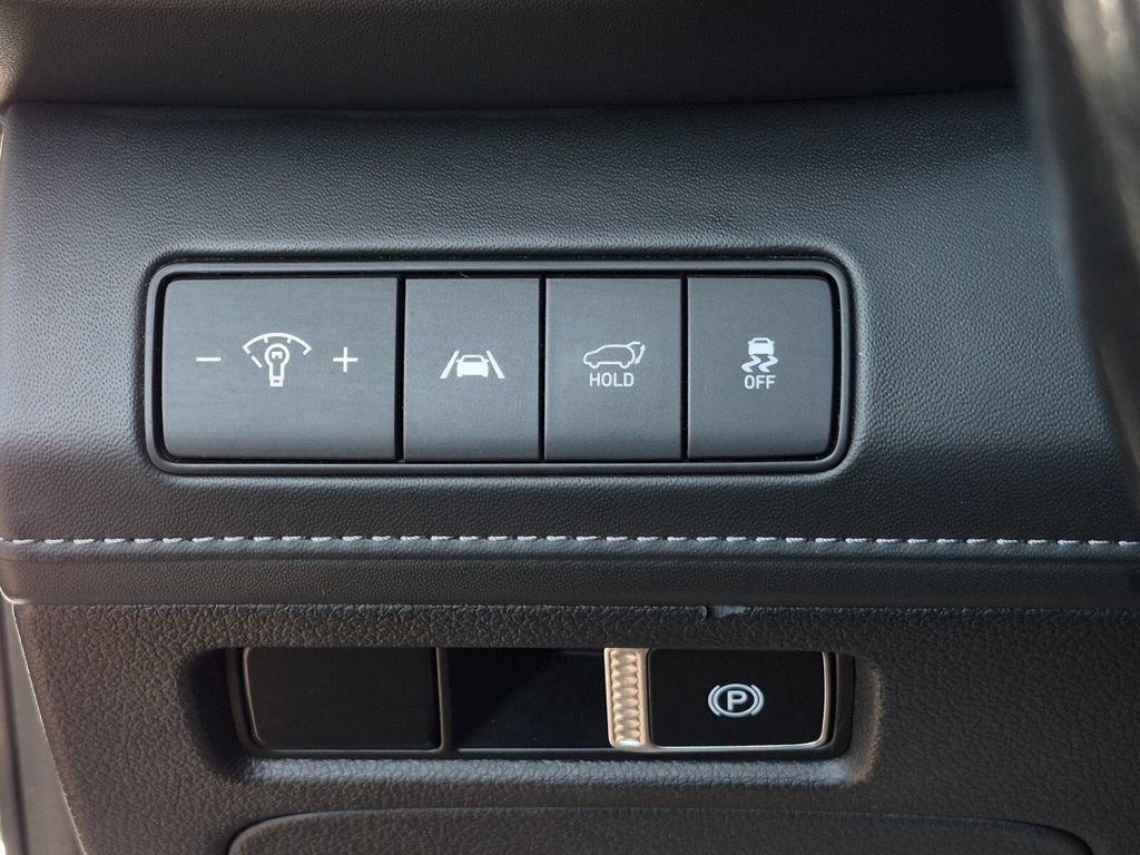 Used 2023 Hyundai Santa Fe Limited FWD image 17