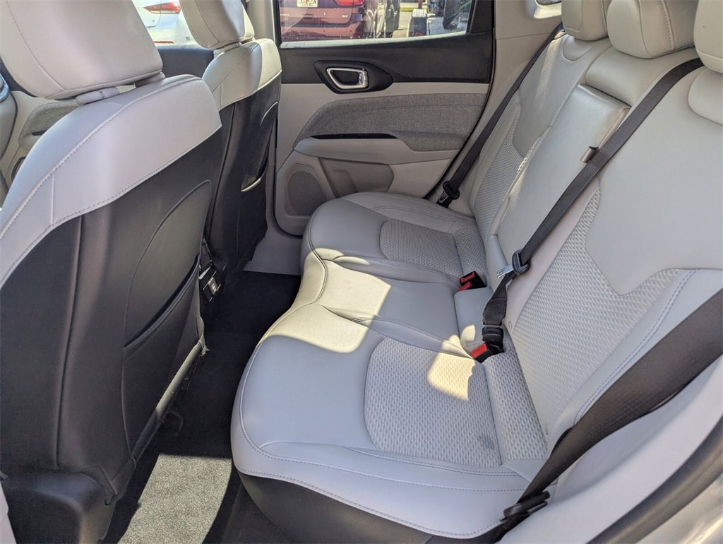 Used 2022 Jeep Compass Latitude image 18