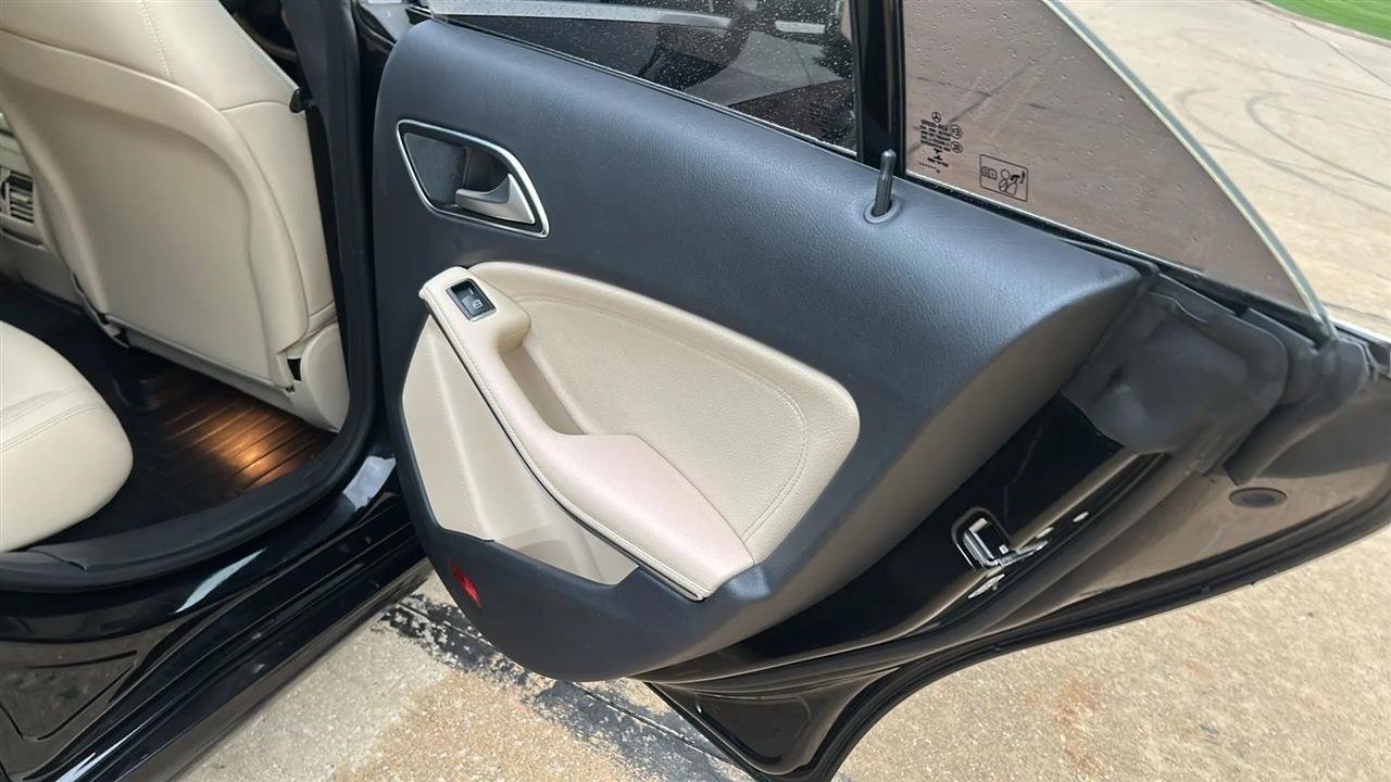 Used 2014 Mercedes-Benz CLA 250 image 43