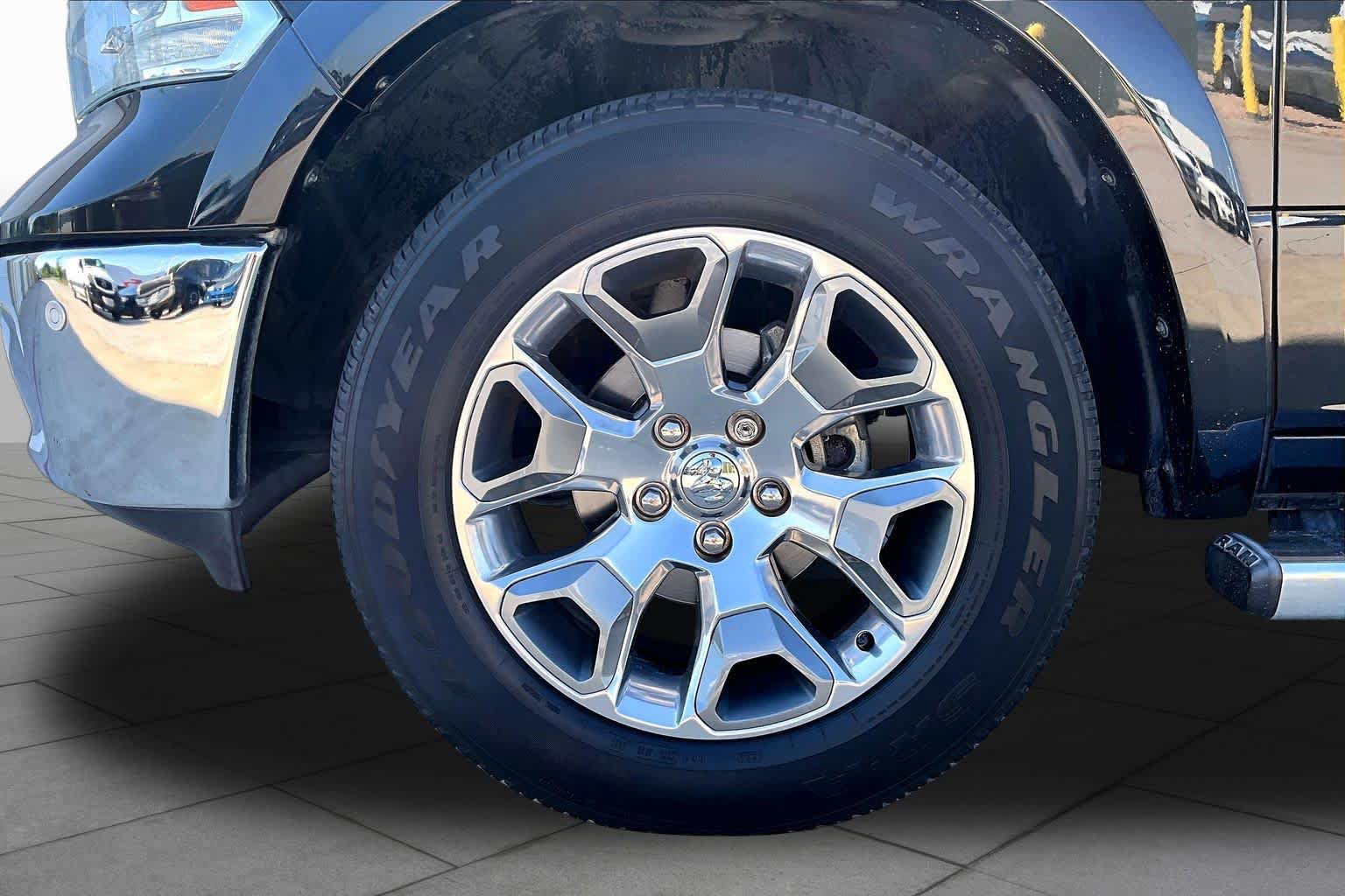 Used 2017 RAM 1500 Limited AWD/4WD image 11