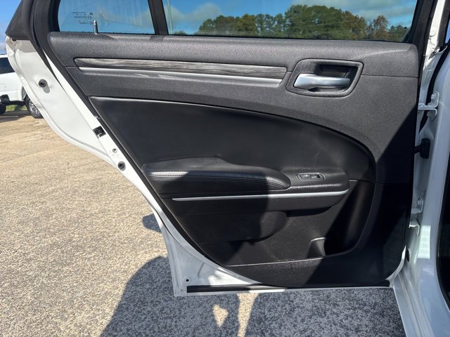 Used 2022 Chrysler 300 Touring w/ Sport Appearance Package image 14