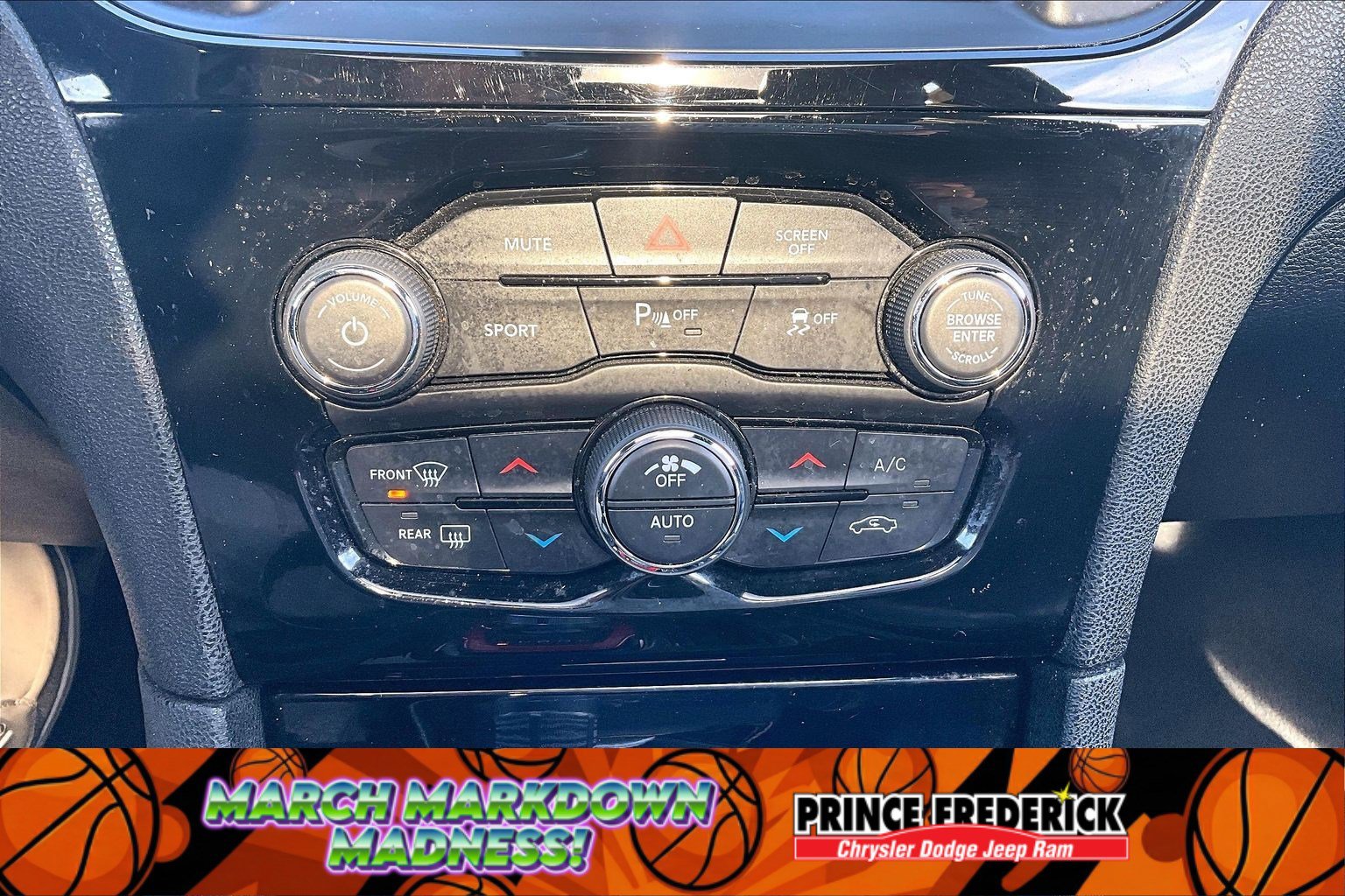 Used 2022 Chrysler 300 S image 27