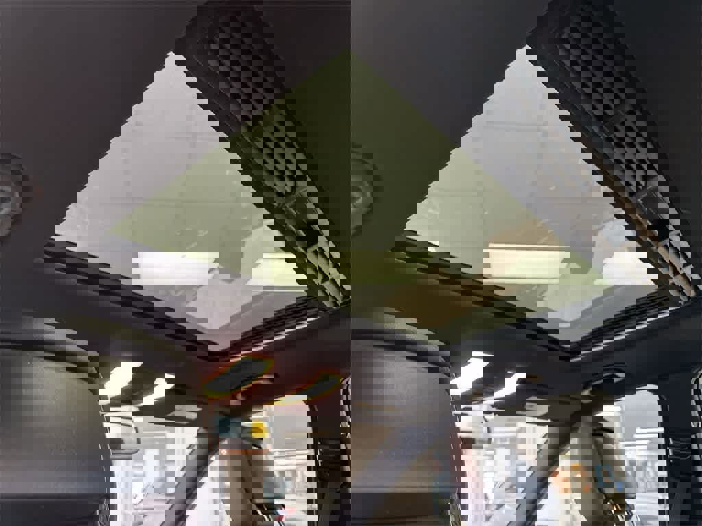 Used 2012 Mercedes-Benz E 350 4MATIC Sedan image 20