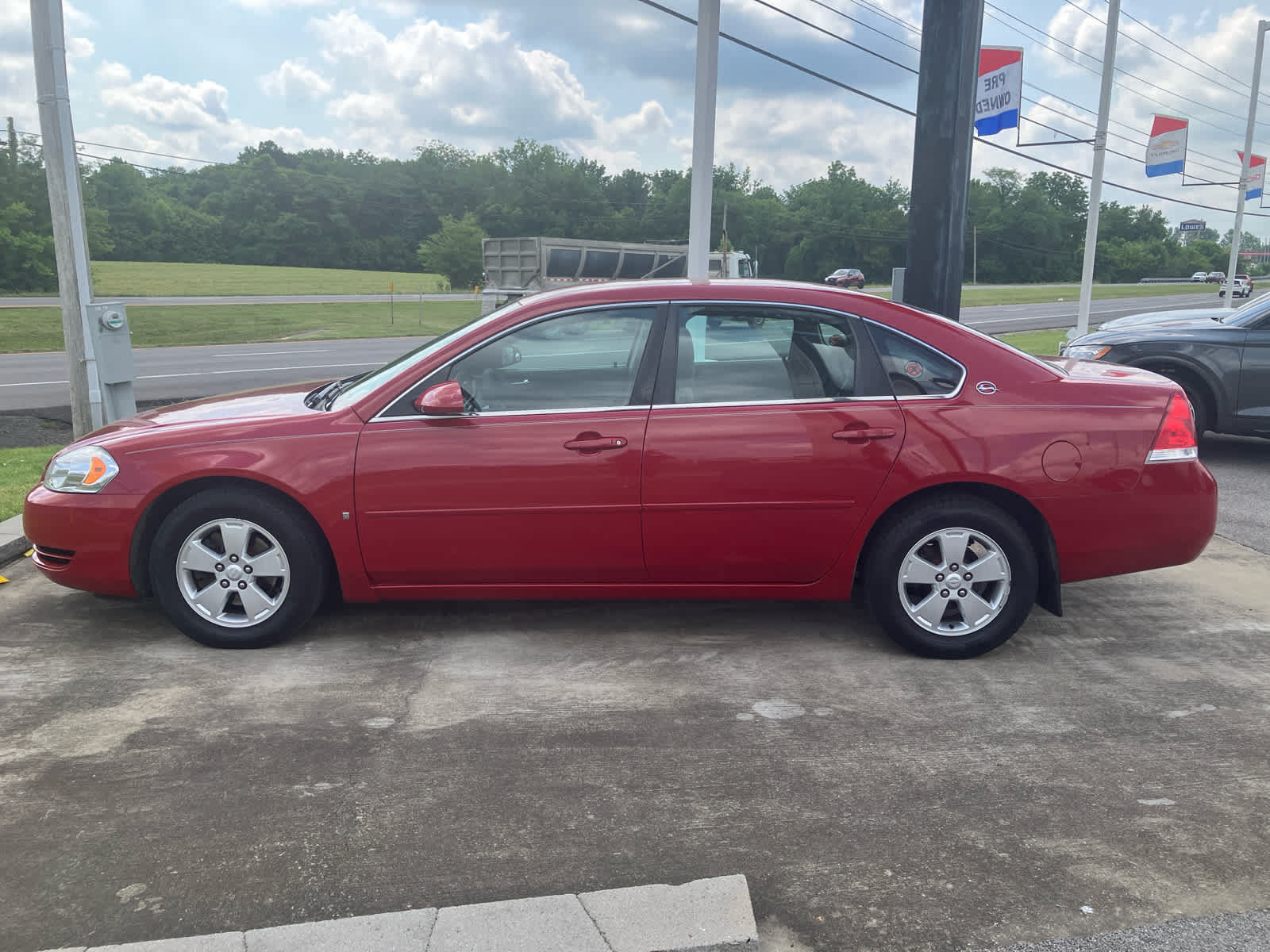 Used 2007 Chevrolet Impala LT FWD image 4