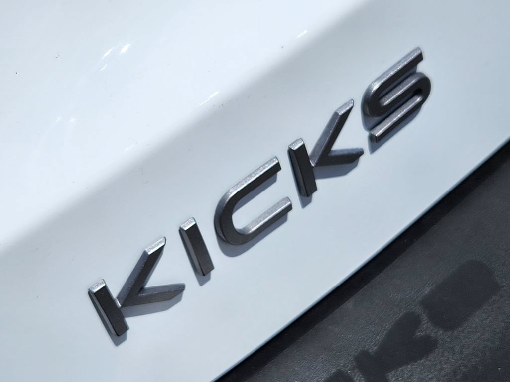 Certified 2025 Nissan Kicks SV AWD/4WD image 8
