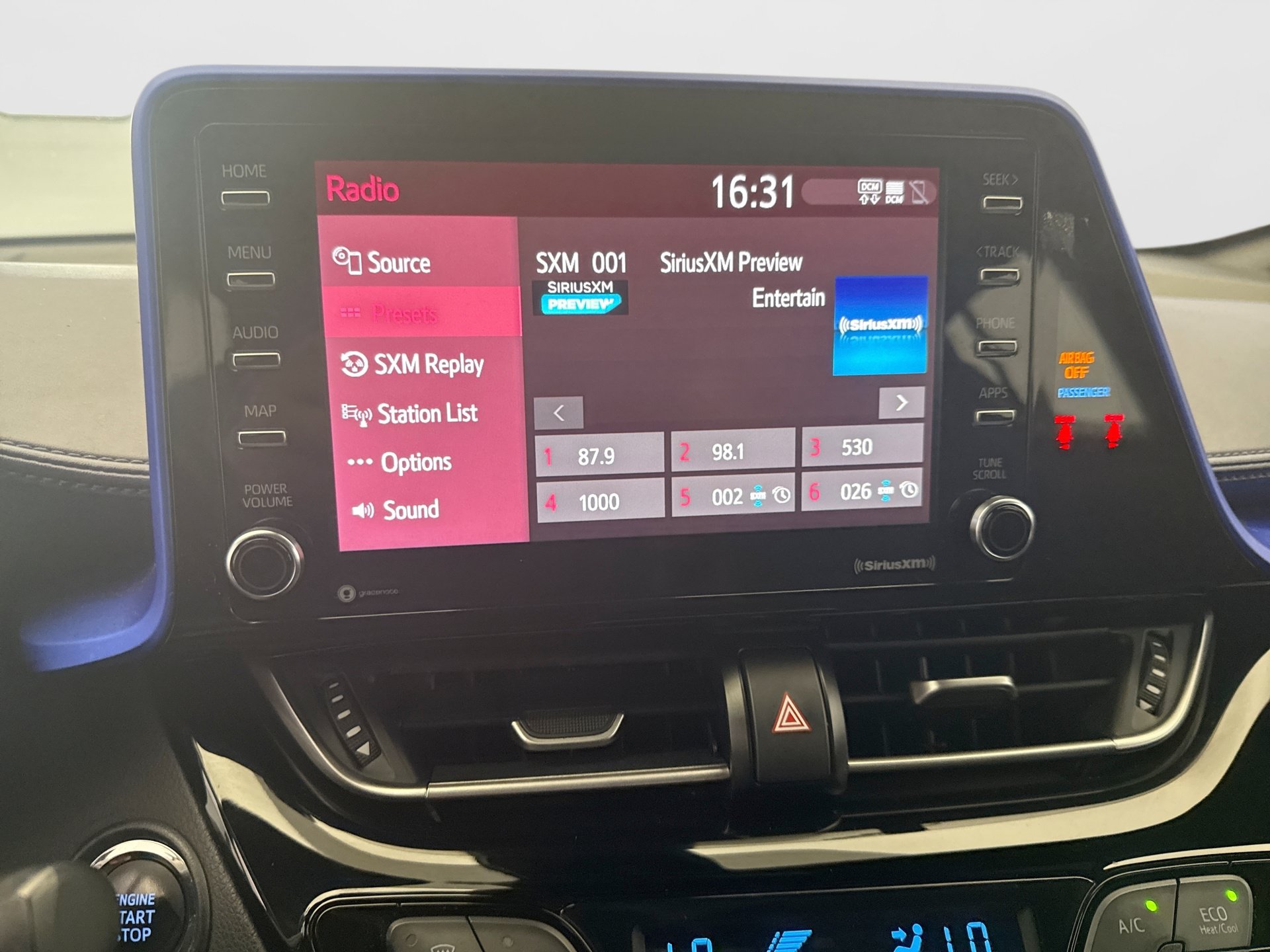 Used 2021 Toyota C-HR XLE FWD image 14