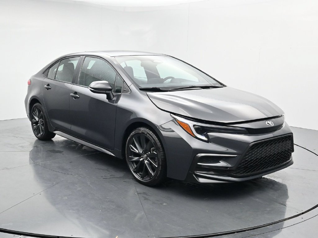 Used 2025 Toyota Corolla SE FWD image 2