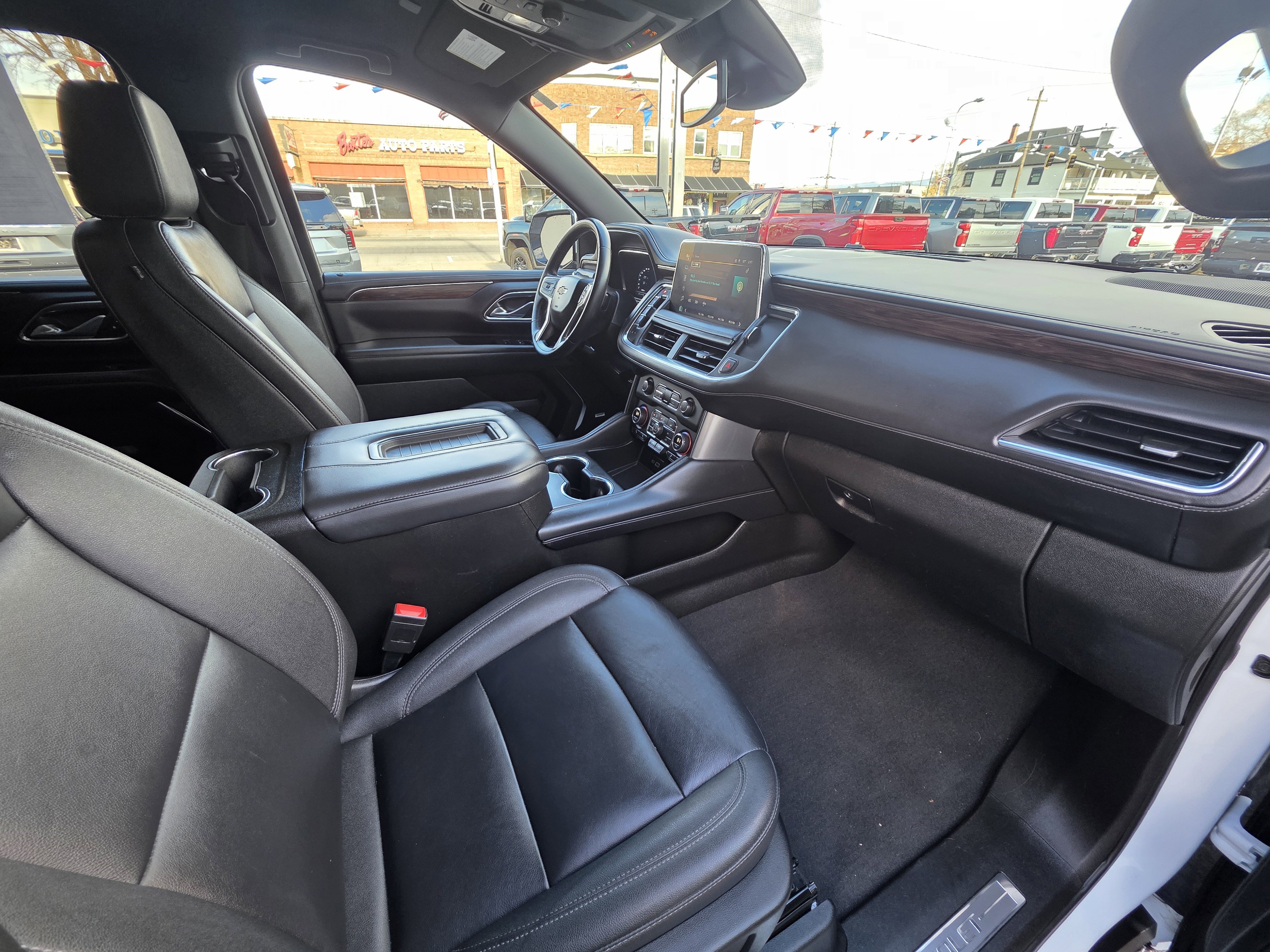 Used 2023 Chevrolet Suburban LT image 24