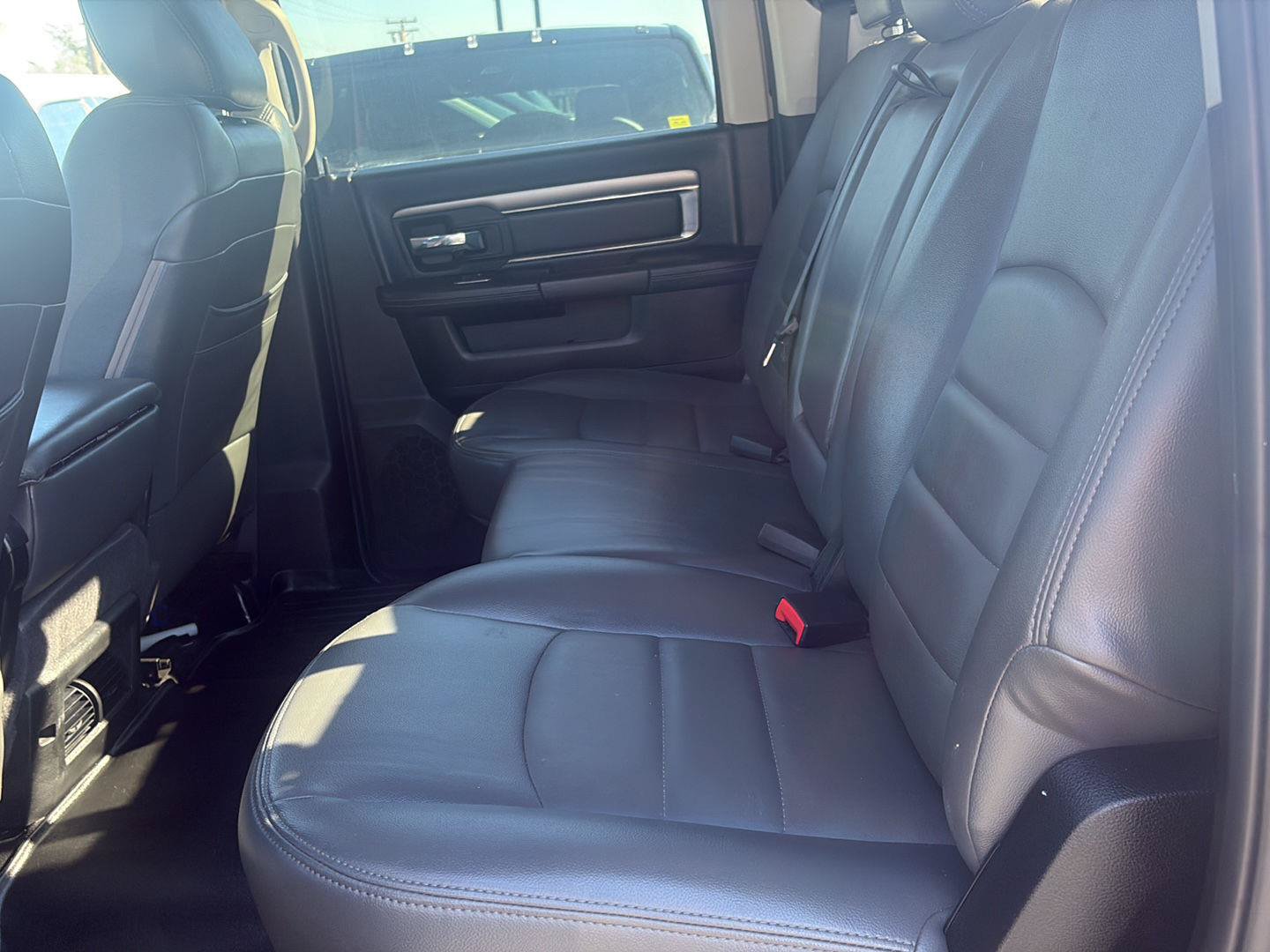 Used 2018 RAM 2500 Big Horn w/ Sport Appearance Group AWD/4WD image 28
