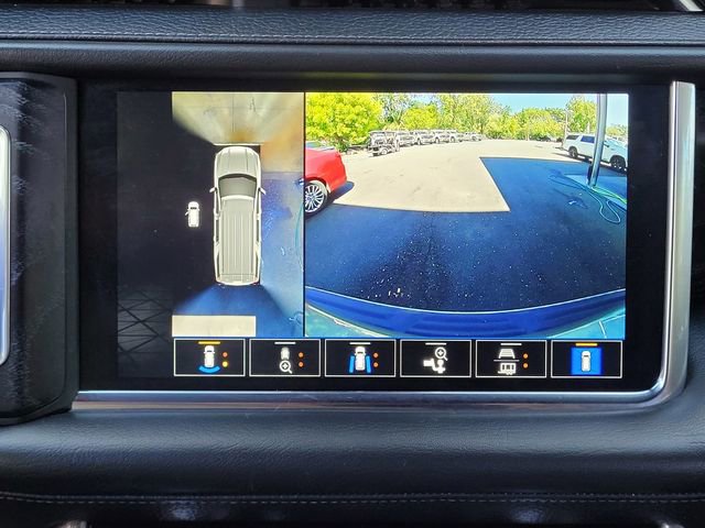 Used 2022 GMC Yukon XL Denali AWD/4WD image 11
