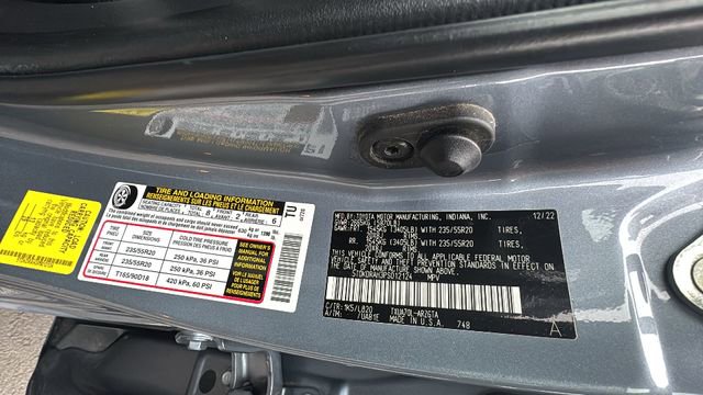 Used 2023 Toyota Highlander Limited image 43