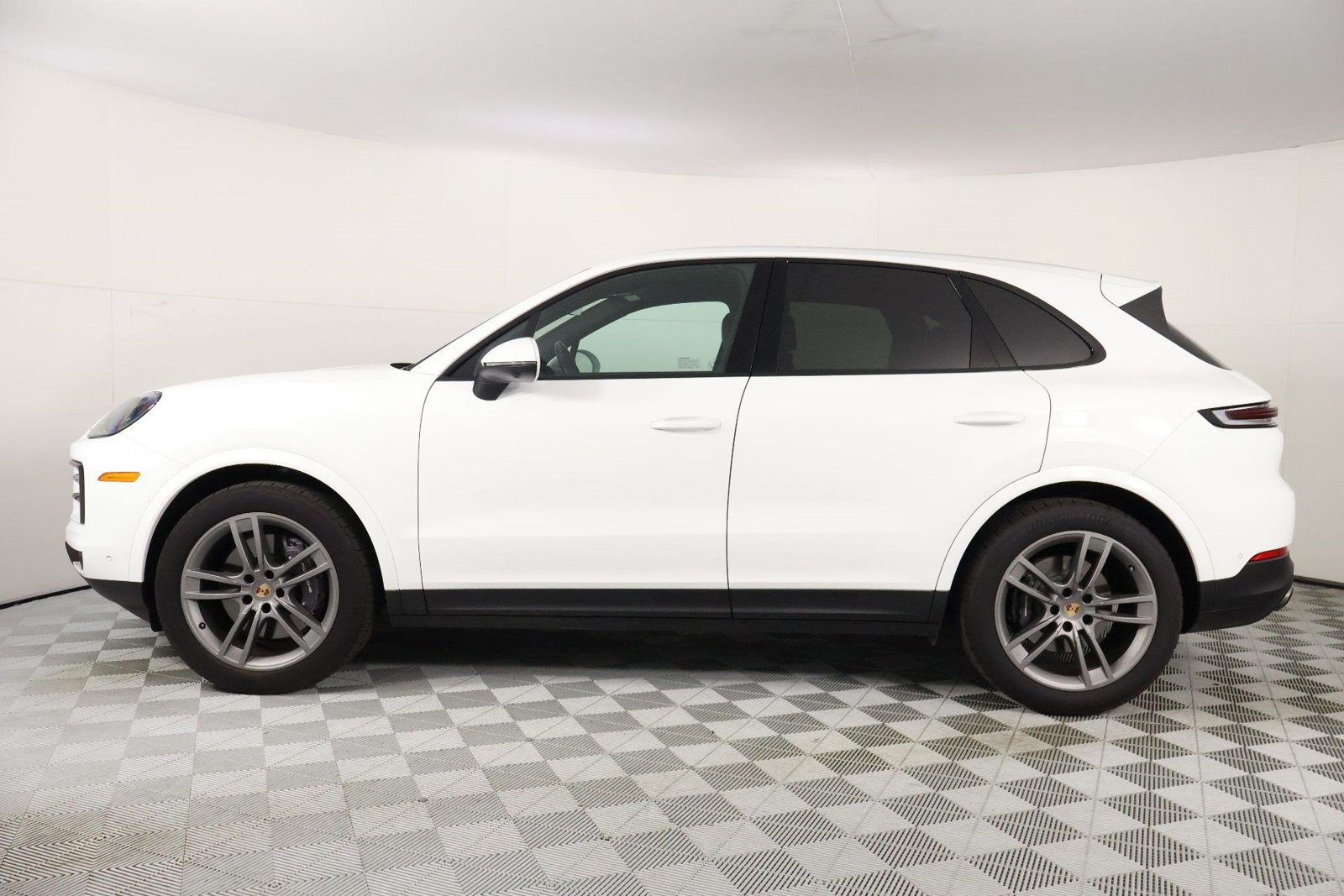 Certified 2026 Porsche Cayenne AWD/4WD image 2