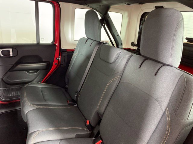 Used 2026 Jeep Wrangler Unlimited Sahara AWD/4WD image 33