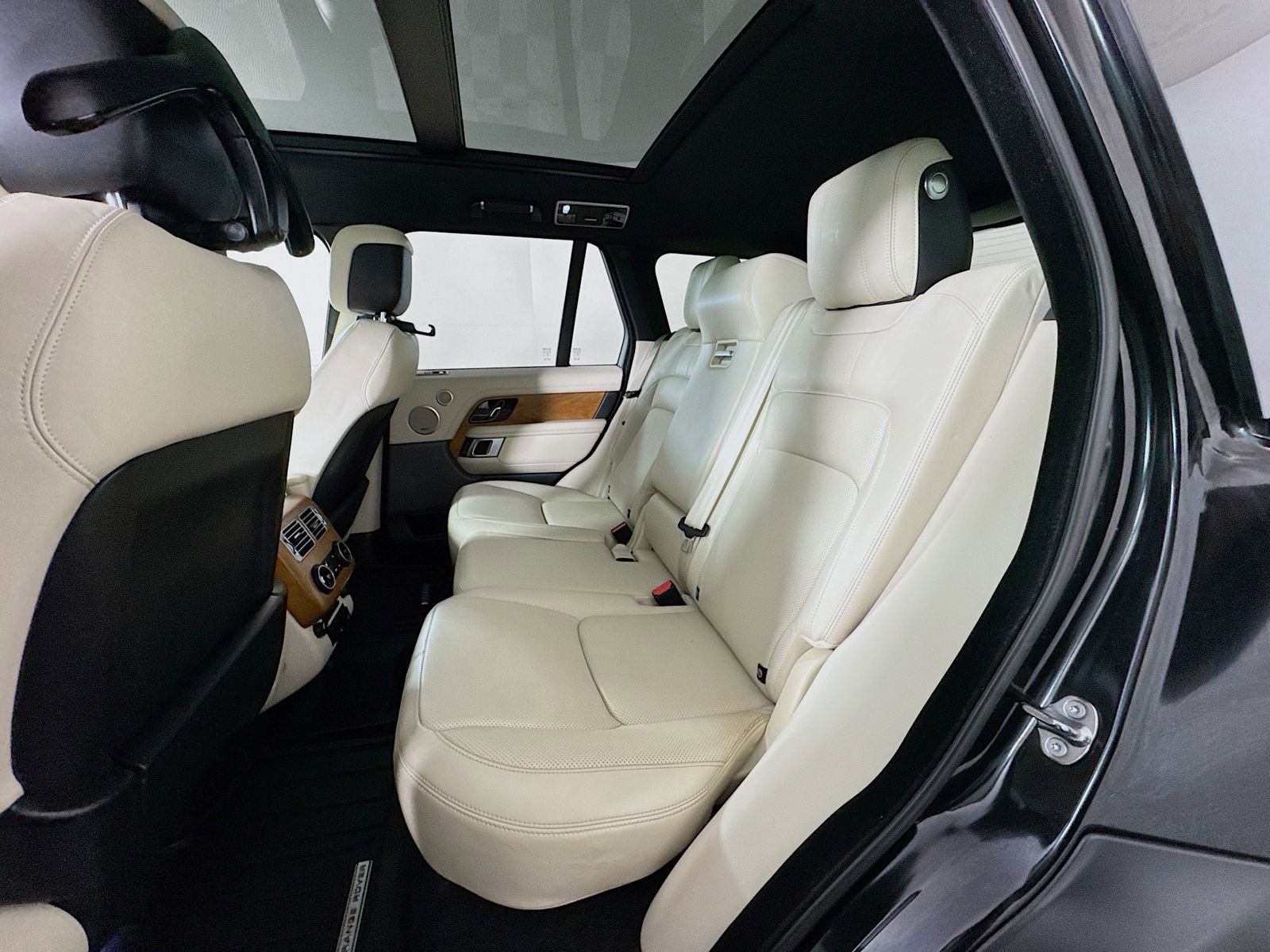 Used 2021 Land Rover Range Rover Westminster Edition image 16