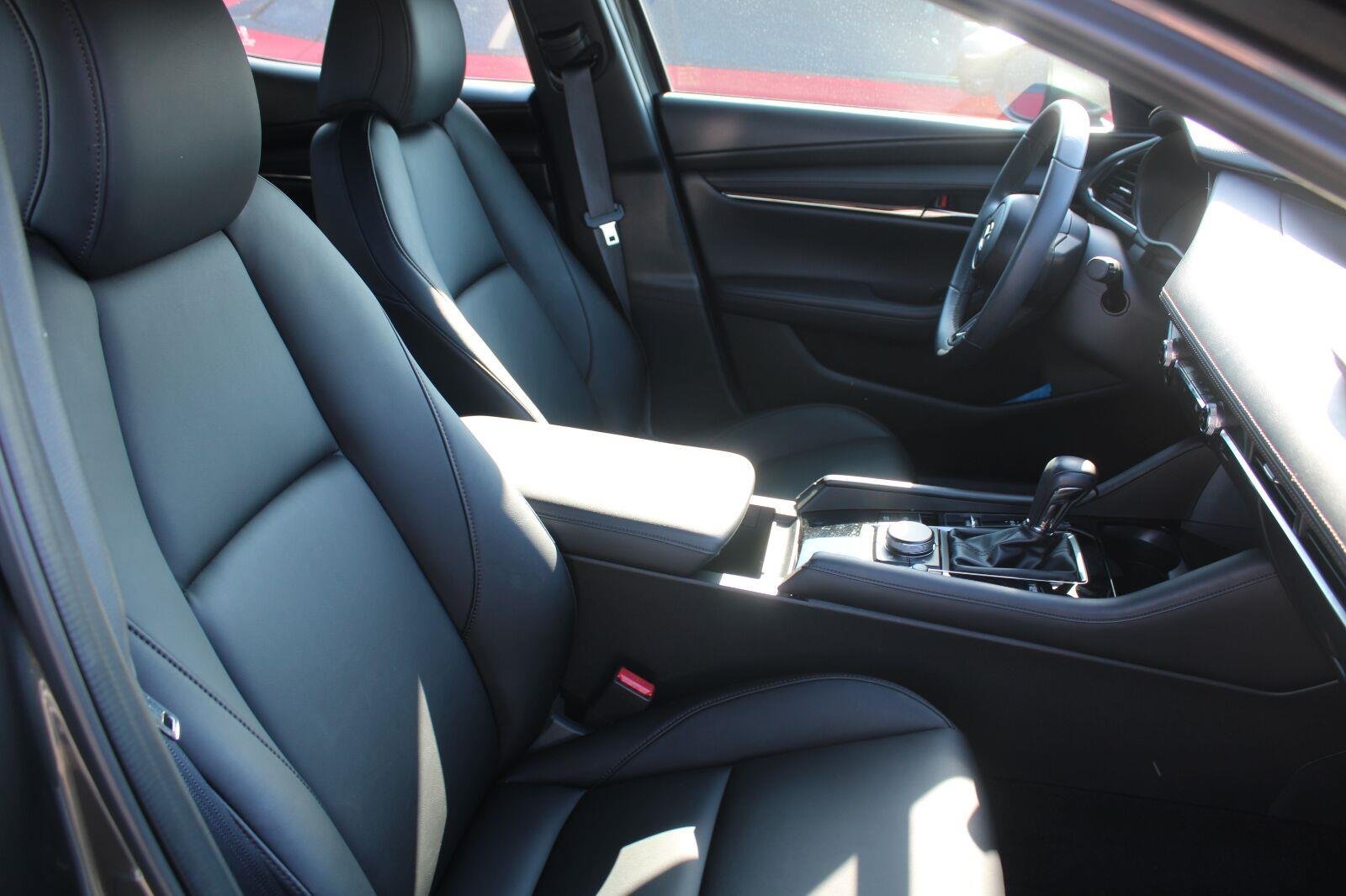 Used 2024 MAZDA MAZDA3 s FWD image 4