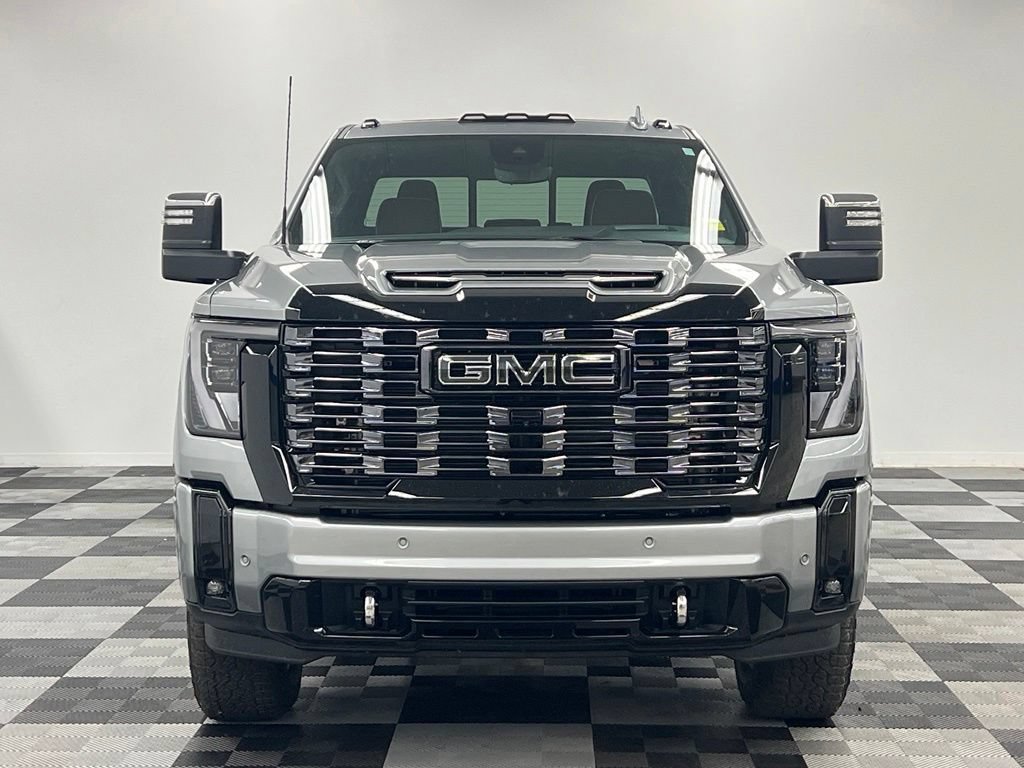 Used 2026 GMC Sierra 2500 Denali Ultimate w/ LPO, GMC Protection Package AWD/4WD image 2