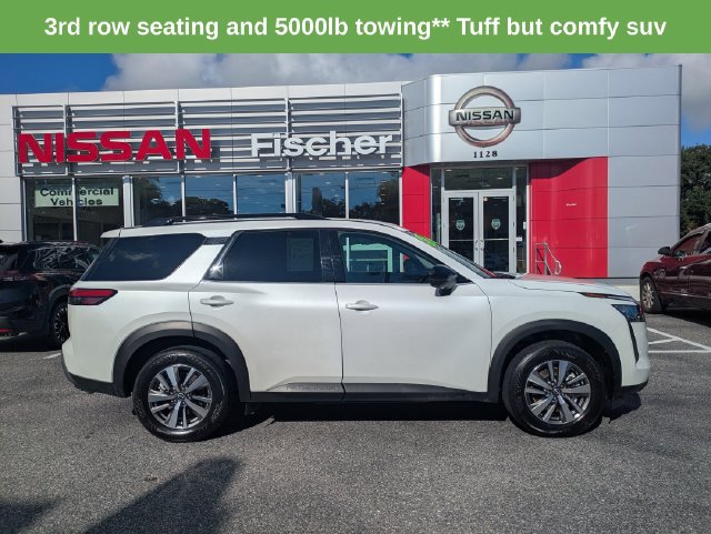 Certified 2026 Nissan Pathfinder SL FWD image 3