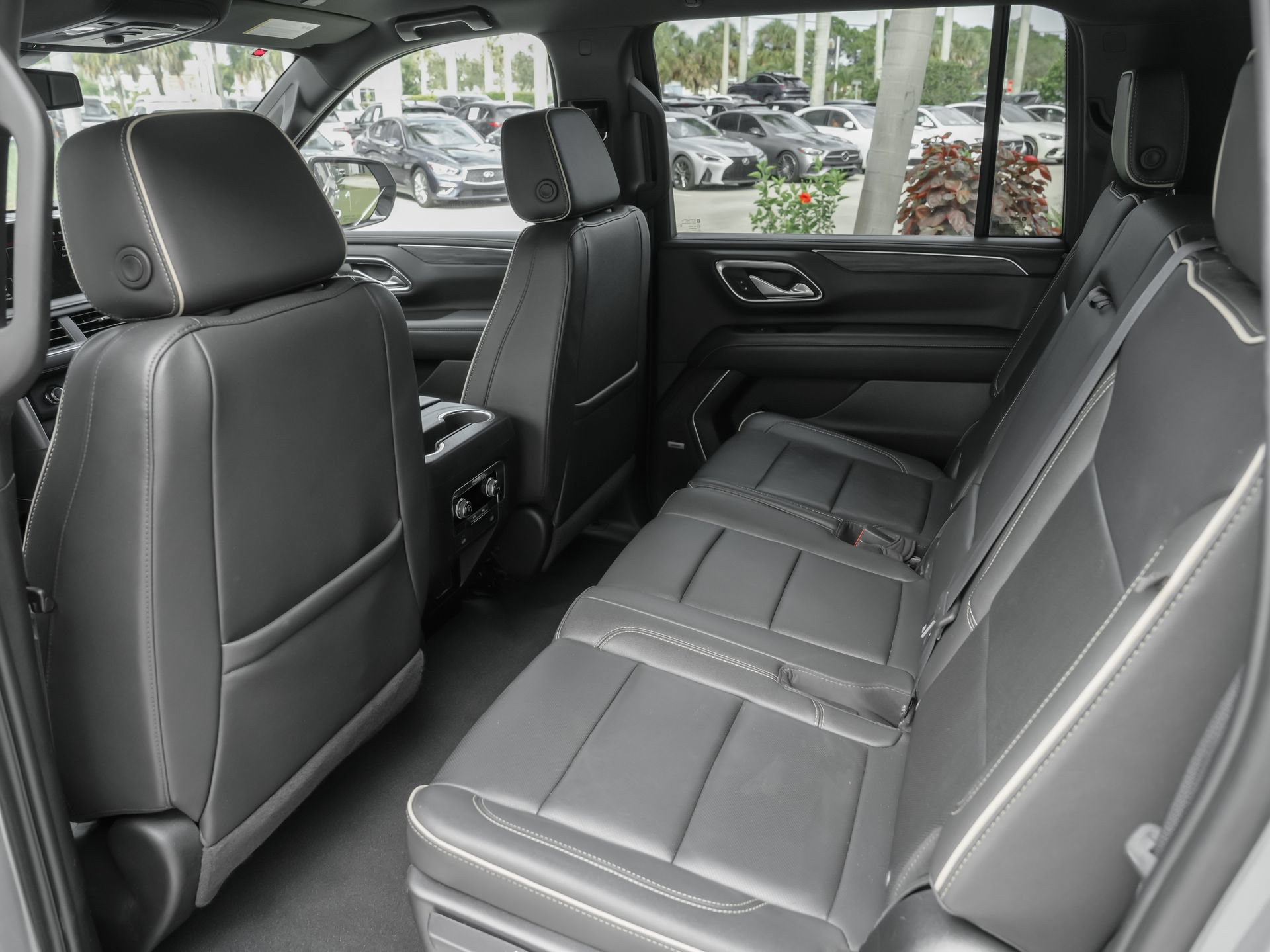 Used 2024 GMC Yukon XL SLT RWD image 33