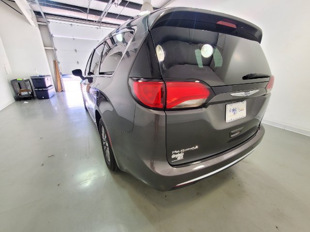 Used 2020 Chrysler Pacifica Touring-L Plus w/ Advanced Safetytec Group FWD image 7