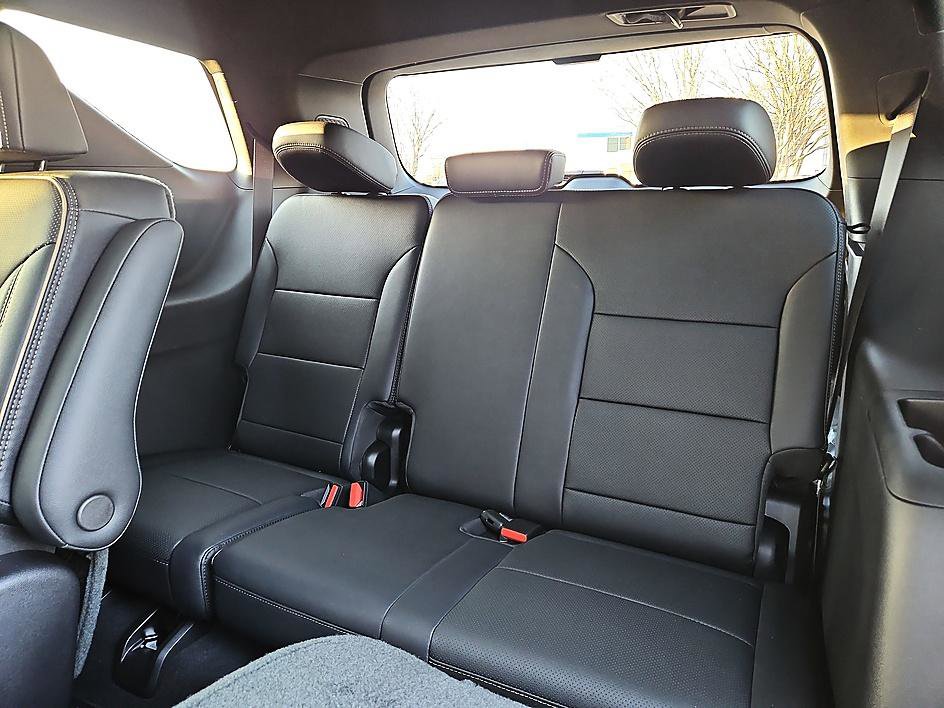 New 2026 Chevrolet Traverse High Country image 11