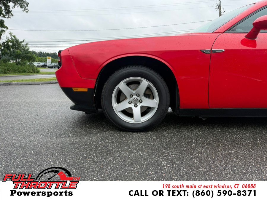 Used 2010 Dodge Challenger SE RWD image 21