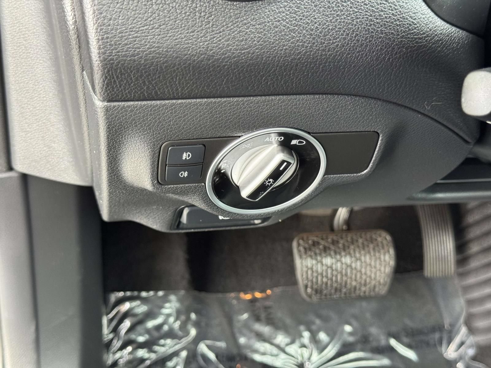 Used 2015 Mercedes-Benz GLA 250 4MATIC image 18